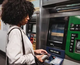 Belangrijk: dit moet je weten over pinnen in het buitenland