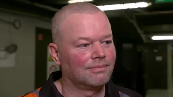 Raymond van Barneveld zet volgende stap in relatie met Julia