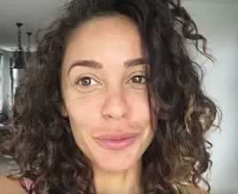 Fajah Lourens deelt: ‘Een gelukkig leven zit niet in dat perfecte lijf’