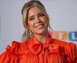 'Sylvie Meis uit de kleren voor kunstwerk echtgenoot'