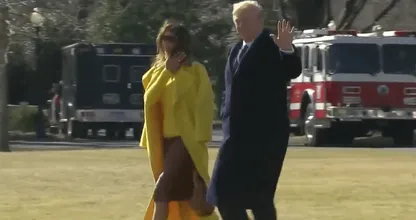 Ongemakkelijk: Melania heeft alwéér geen zin in de hand van Donald Trump