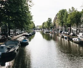Gemeenten en provincies willen 'wildzwemmen' actief ontmoedigen