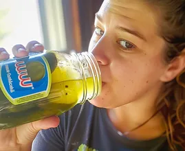 Was passiert, wenn man jeden Tag Essiggurken isst und den Saft trinkt? Hier sind die Vorteile!