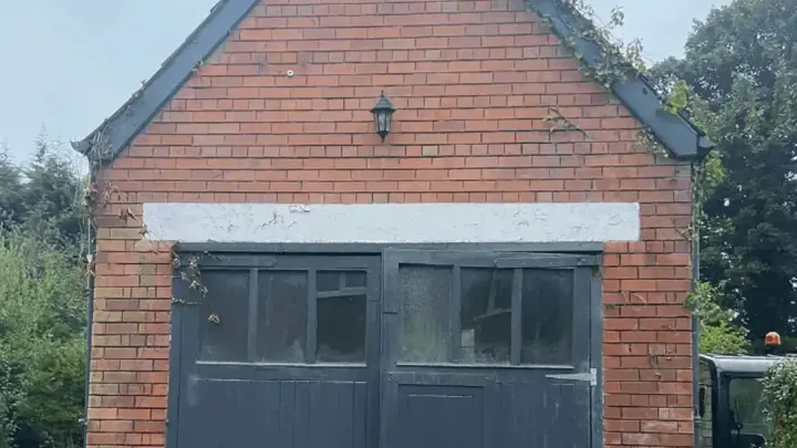 Questa donna vive in un garage - ma aspettate di vederne l'interno