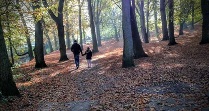 Alleenstaande moeder huurt al 10 jaar acteur in als ‘vader’ voor haar dochter