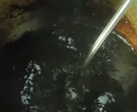 Er lässt den Wasseranteil von diesem bekannten Getränk verdampfen. Was übrig bleibt.. und das trinkst du?