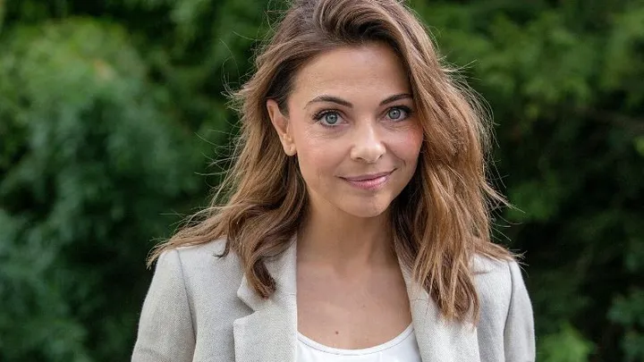 Georgina Verbaan stelt vriendin Maartje voor aan dochter