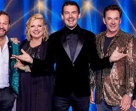 Nick Schilder verrast The Masked Singer-kijkers met optreden