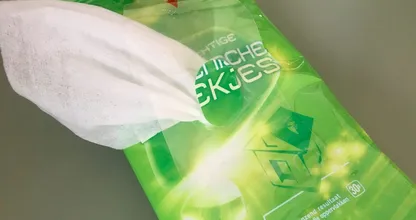 This is what you should NEVER do with your wet cleaning wipes again!
