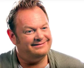 Gezinsuitbreiding voor acteur Martijn Fischer en zijn vriendin