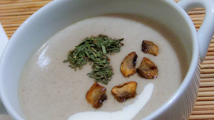 This creamy mushroom soup only costs a little over 1 dollar per person and it's delicious!