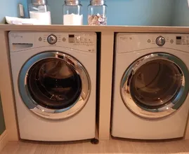 Clothes stinky after washing? This is what's causing it (and how to solve it)