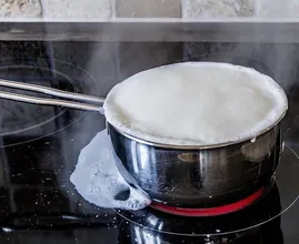 Want to prevent a pot from boiling over? Add THIS ingredient to the water!