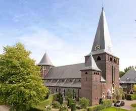 Even loeren: op Funda vind je deze prachtige omgebouwde kerk