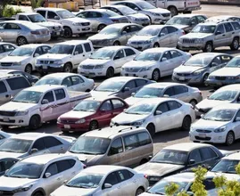 Heftig: kinderen op het nippertje uit snikhete auto gered