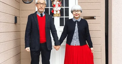 Fantastisch: Bon en Pon zijn al 37 jaar getrouwd en dragen IEDERE dag matching outfits! Dit moet je zien!
