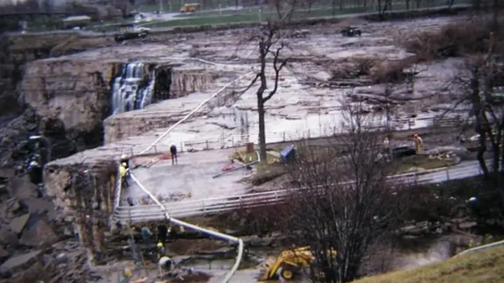 Découverte incroyable après l'assèchement des chutes du Niagara en 1969
