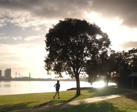 80-year-old woman does a 5K every day and hits 1,000 day streak