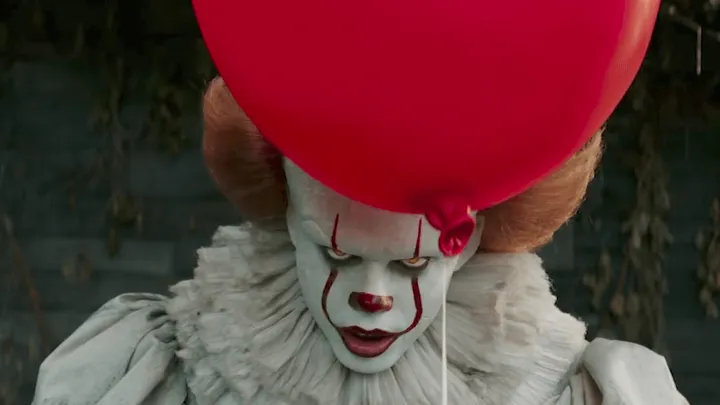 Wauw: de acteur die horrorclown IT speelt, is in het echt superknap!