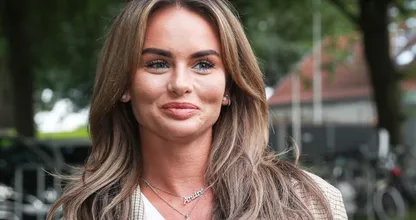 Zien: Sarah van Soelen deelt grappige foto's uit kindertijd