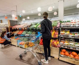 Winkelwagen of mandje straks niet meer verplicht in Albert Heijn