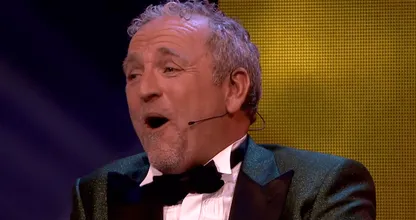 DIT is een klein voorproefje van de Roast van Gordon, wat vinden jullie hiervan? Gaat het te ver of niet?