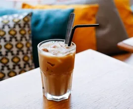 Yummy! Zo maak je thuis makkelijk een heerlijke ijskoffie