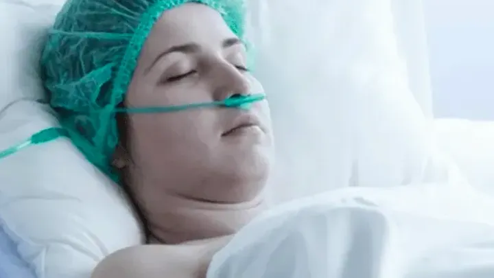 3 settimane dopo aver partorito due gemelli, la mamma si sente male - Il medico dopo l'ecografia: "Mi dispiace"