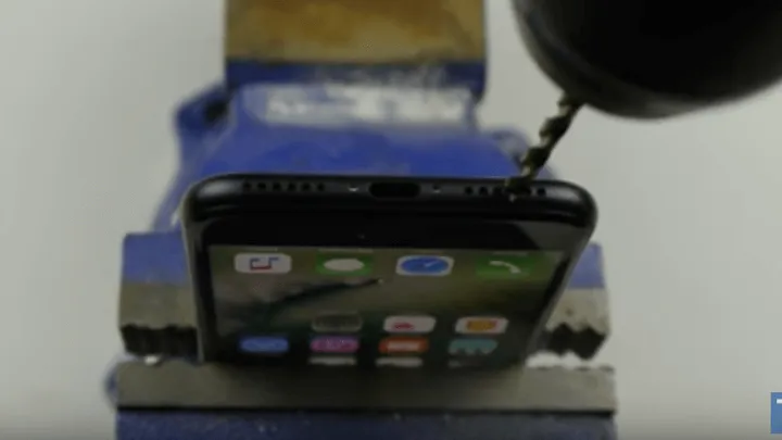 Misleidend promofilmpje laat Applegebruikers hun telefoon kapotmaken! Trap er niet in!