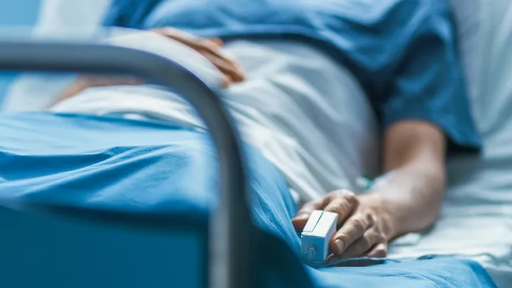 Vrouw wordt wakker na coronacoma van 7 weken en ontdekt iets spectaculairs