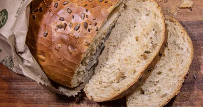 Aha! Om deze reden moet je brood in een papieren zak bewaren