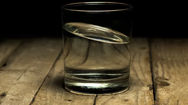 Voici les bienfaits incroyables de boire de l’eau chaude tous les matins ! 