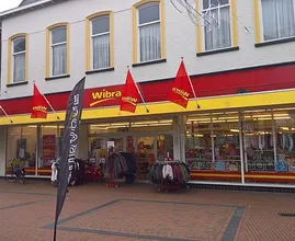 Kan het of kan het niet? Wibra verkoopt lingerie met kant voor jonge meiden
