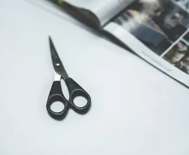 Make blunt scissors sharp again with this simple trick