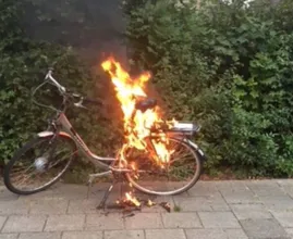 Brandweer waarschuwt: accu's elektrische fietsen vliegen te vaak in brand