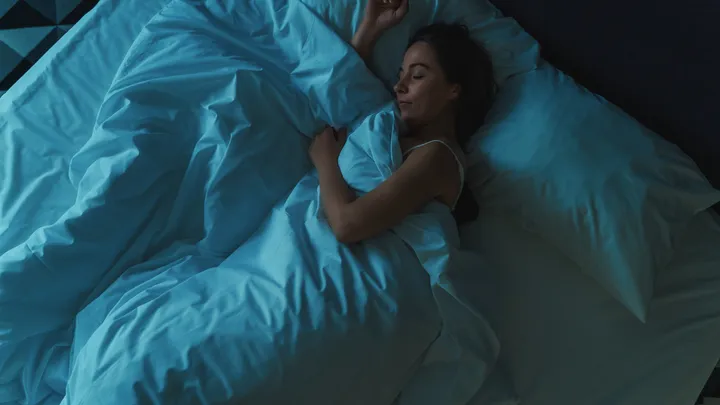 Met deze tips kun je 's winters beter je bed uitkomen
