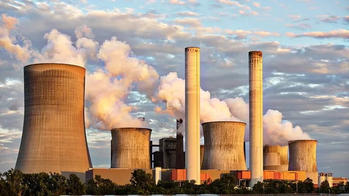 Boy Scout builds nuclear reactor in backyard and exposes 40,000 locals to radiation