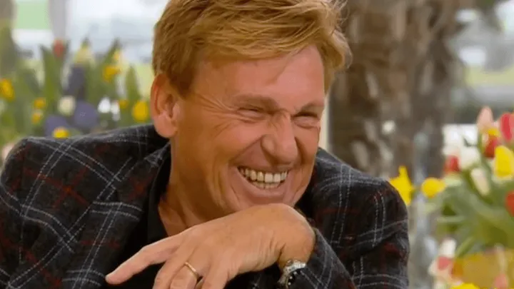 Oeps: televisiepresentator Henny Huisman begaat grote blunder op social media