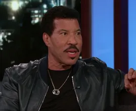 So sieht der 25-jährige attraktive Sohn von Lionel Richie aus