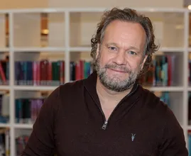 Carlo Boszhard doet aangifte tegen roddelkanalen na claims grensoverschrijdend gedrag
