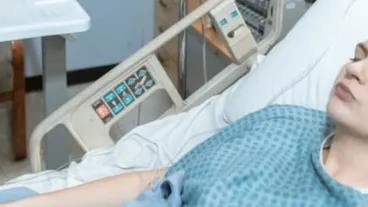 3 Wochen nach der Geburt von Zwillingen fühlte sich die Mutter krank - als der Arzt das Ultraschallbild sah, sagte er: "Es tut mir leid"