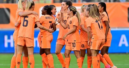 Oranjevrouwen winnen eerste wedstrijd WK