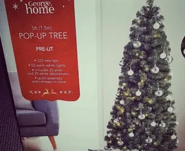 Whoops... This woman bought a pop-up Christmas tree and it didn't quite live up to her expectations!