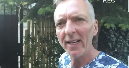 Ook Martien Meiland kan de hitte niet meer aan: ‘Ik zit aan de warme rosé’
