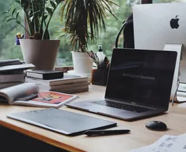 Finden Sie heraus: Wie viele Stunden unserer Arbeitszeit verbringen wir mit Faulenzen?