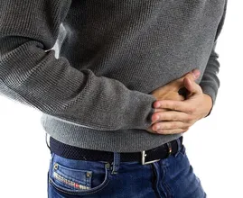 Quest'uomo aveva un terribile mal di pancia; e ci sono voluti 18 anni ai medici per trovare la ragione bizzarra