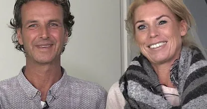 Kijkers storen zich aan afdingactie van rijke familie in Steenrijk, Straatarm
