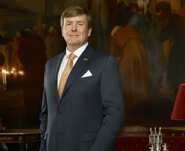 Trotse koning Willem-Alexander verheugt zich op zestiende verjaardag Amalia