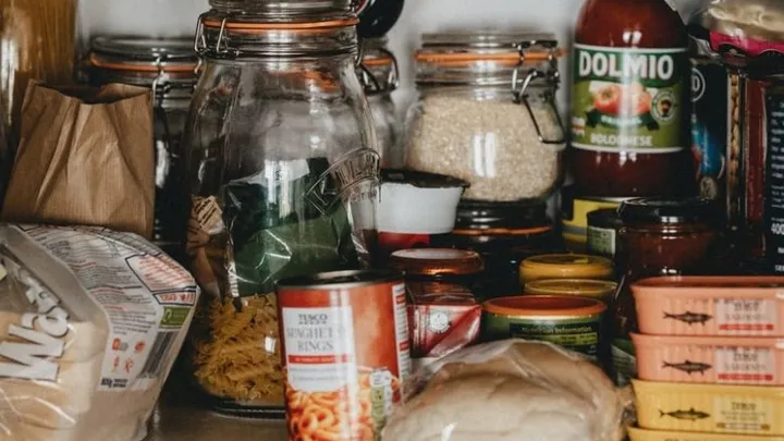 Pas suffisamment d’espace de stockage dans votre cuisine ? C’est du passé grâce à ces astuces pratiques