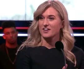 Britt Dekker doet in DWDD bijzondere oproep om eenzame ouderen te helpen